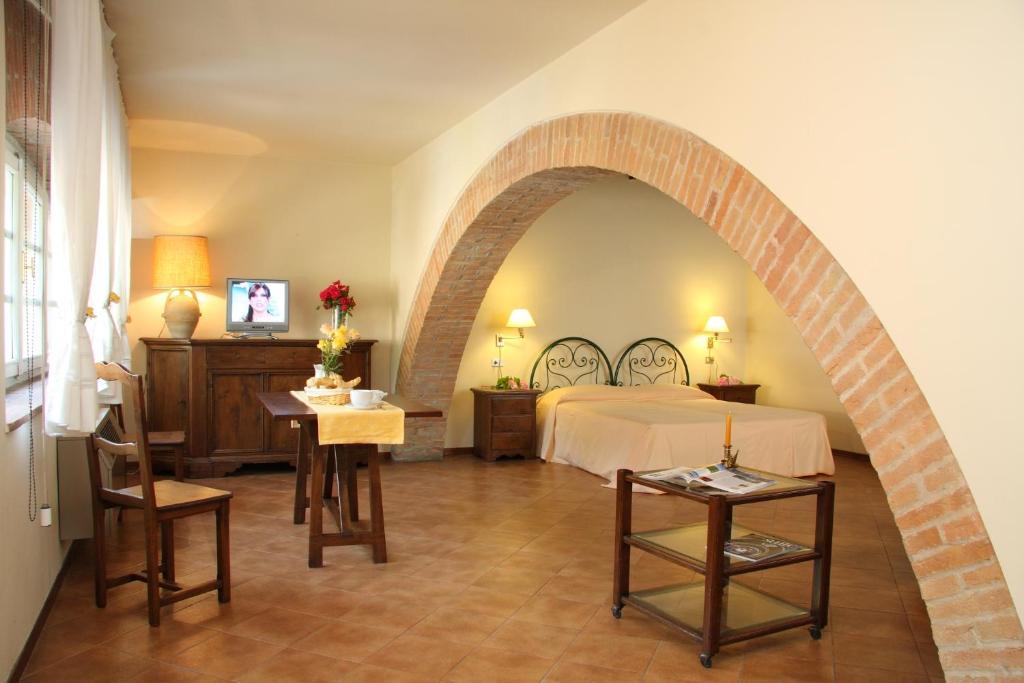 Residence In Centro Mantova Room photo