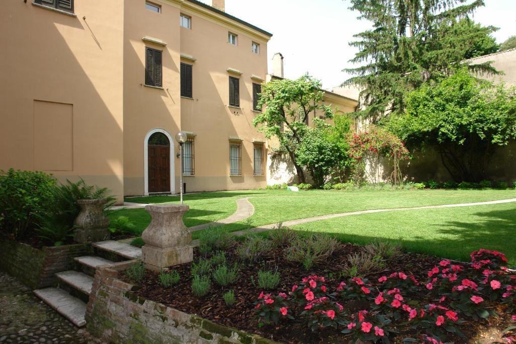 Residence In Centro Mantova Exterior photo